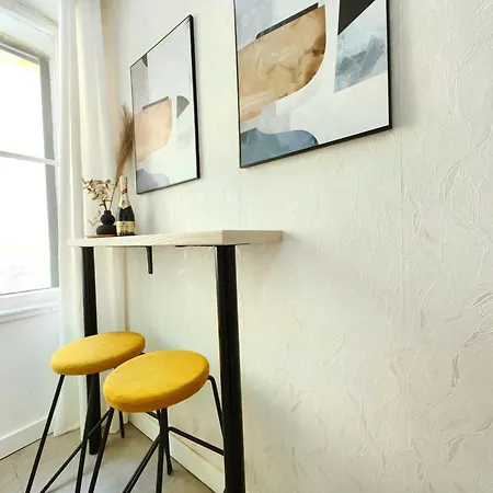 & Fjok Apartment *